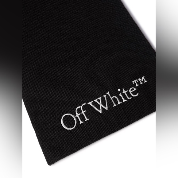 OFF-WHITE Bookish Logo Knit Scarf - Picture 2 of 4